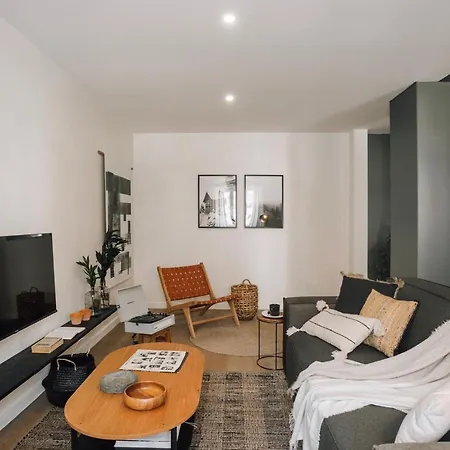 Apartment Arne - 3 Bedrooms In Alvalade Lissabon