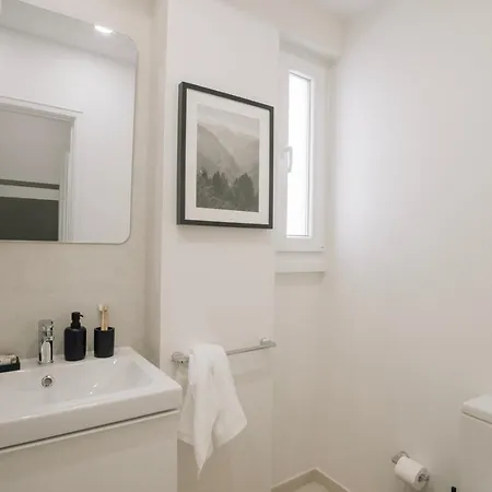 Apartment Arne - 3 Bedrooms In Alvalade *