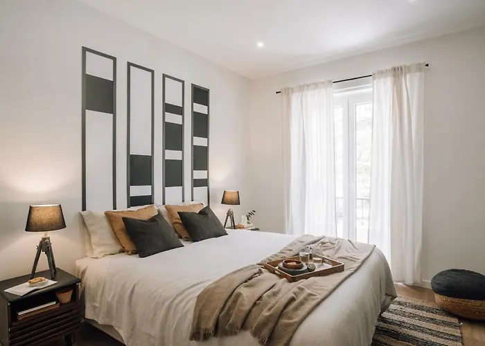 Arne - 3 Bedrooms In Alvalade Lisboa